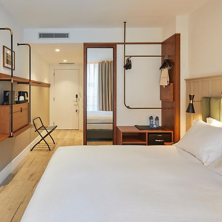 Via Sants Hotel Barcelona, Tapestry Collection By Hilton Dış mekan fotoğraf