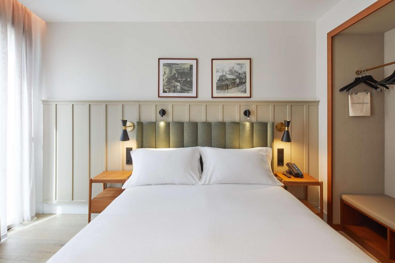 Via Sants Hotel Barcelona, Tapestry Collection By Hilton Dış mekan fotoğraf