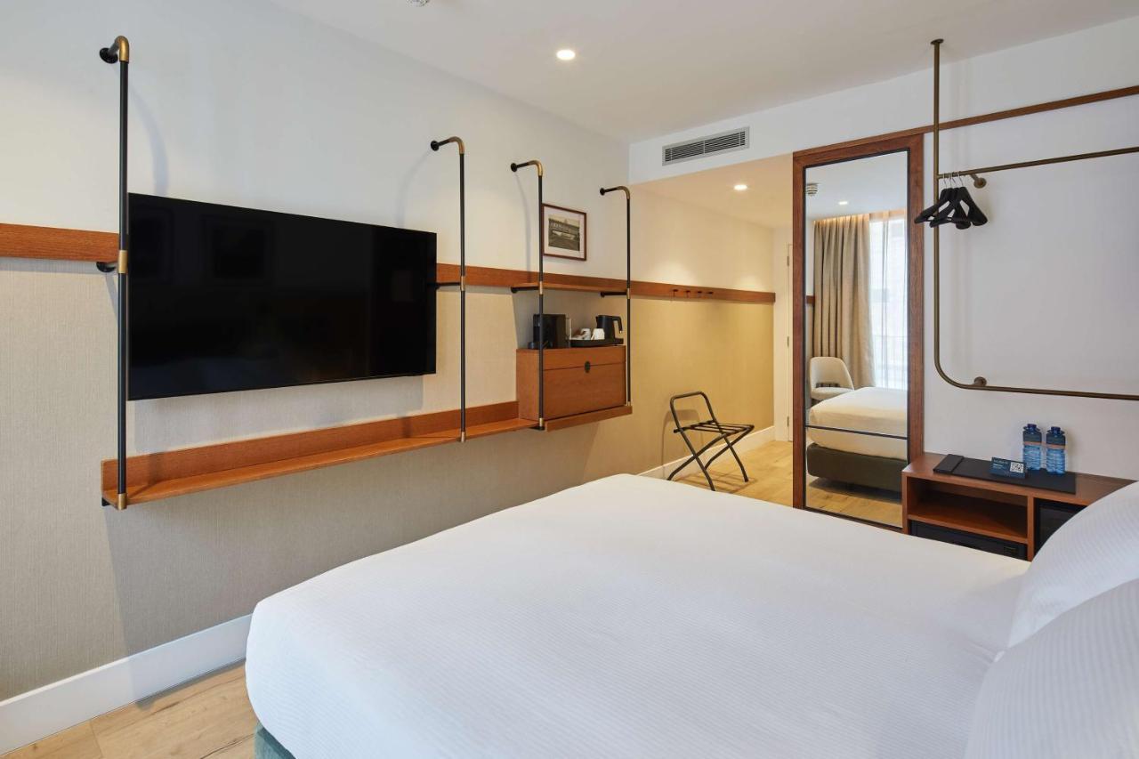 Via Sants Hotel Barcelona, Tapestry Collection By Hilton Dış mekan fotoğraf