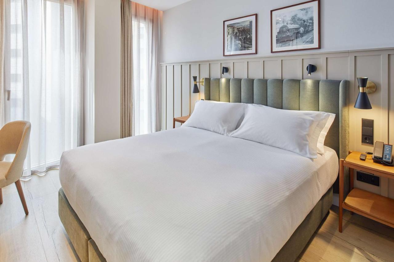 Via Sants Hotel Barcelona, Tapestry Collection By Hilton Dış mekan fotoğraf