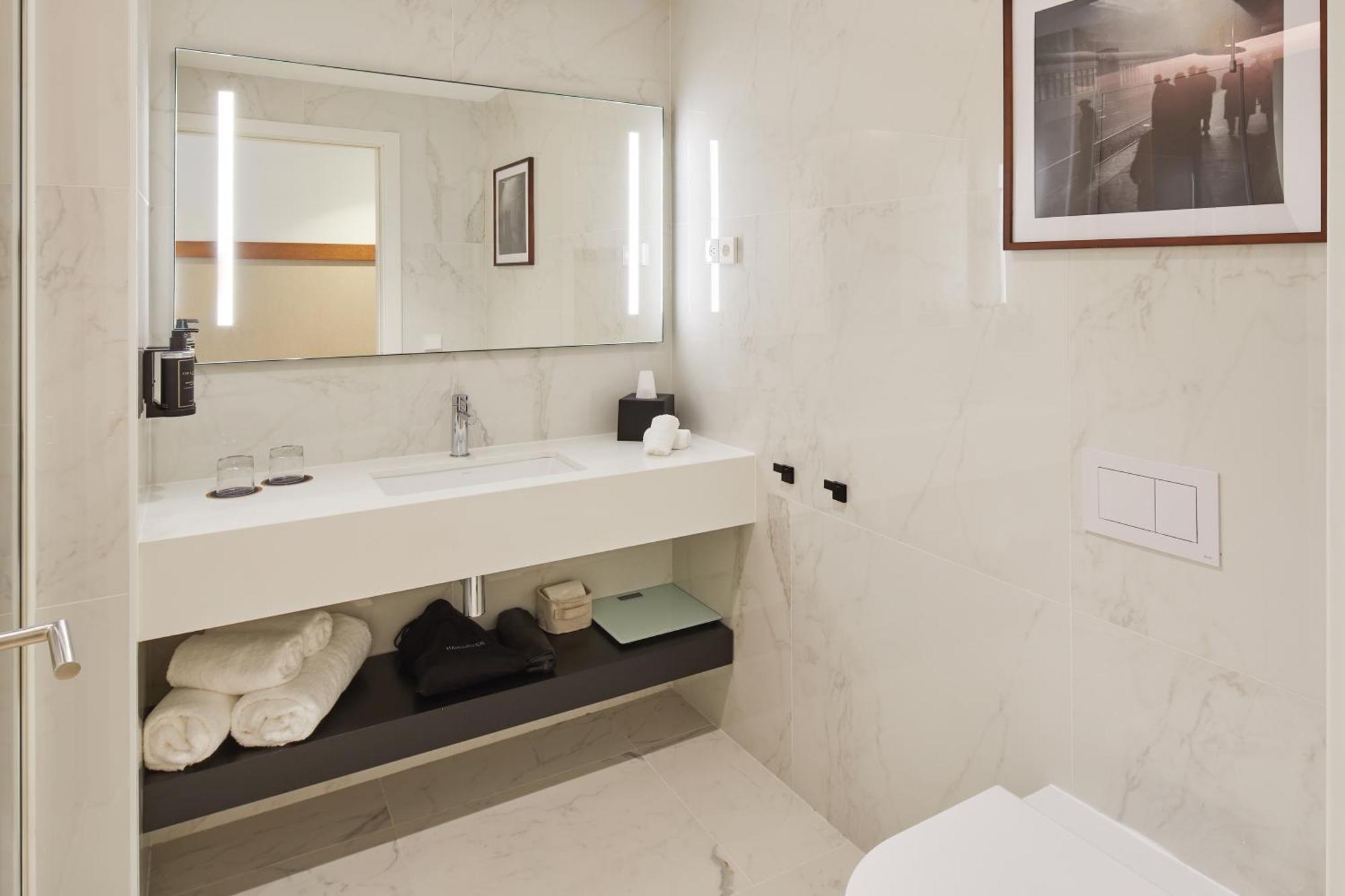 Via Sants Hotel Barcelona, Tapestry Collection By Hilton Dış mekan fotoğraf